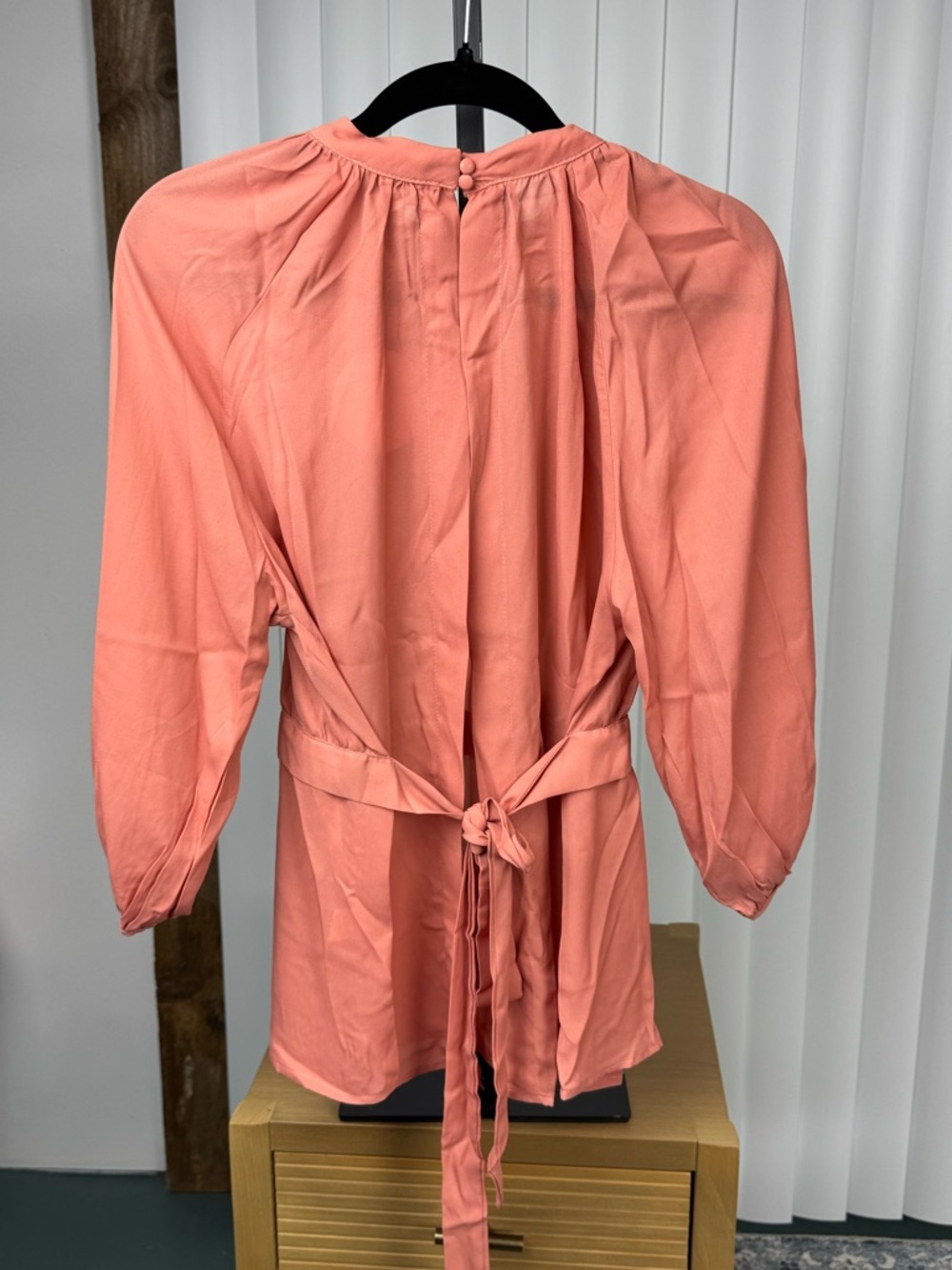 Hayden Los Angeles Blouse – Size Large – Peach / Coral – Tie Back - Picture 7 of 9